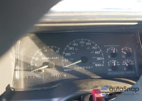 1998 Chevrolet C1500 Fleetside z USA, uszkodzony, nr VIN 1GCEC19M6WE224801